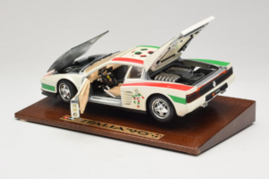 Ferrari Testarossa Italia 90 Bílý Bburago 1:18 3059-W1 Kov – obrázek 5 z 8