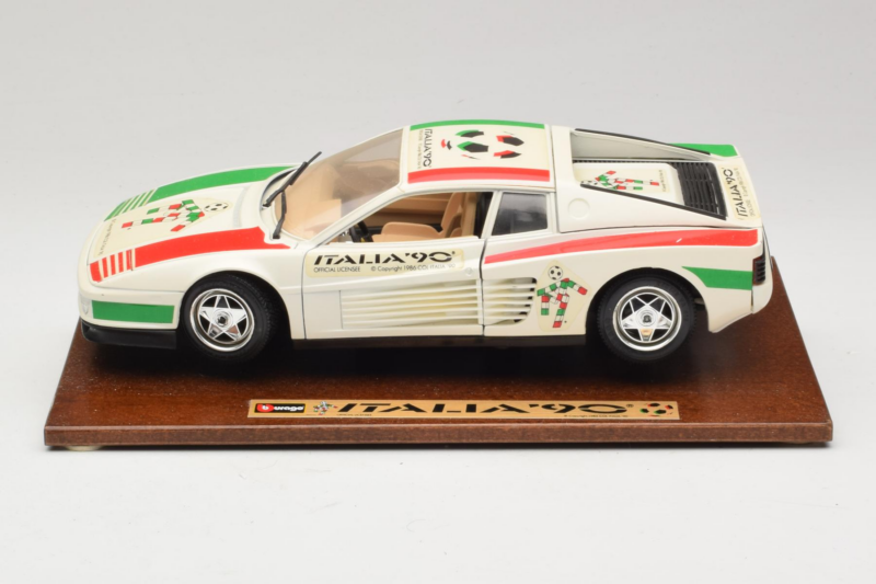 Ferrari Testarossa Italia 90 Bílý Bburago 1:18 3059-W1 Kov