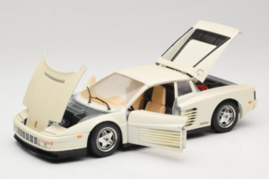 Ferrari Testarossa Bílý Bburago 1:18 3019-W1 Kov – obrázek 2 z 8