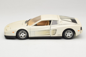 Ferrari Testarossa Bílý Bburago 1:18 3019-W1 Kov – obrázek 4 z 8