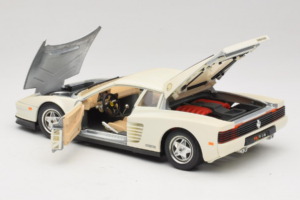 Ferrari Testarossa Bílý Bburago 1:18 3019-W1 Kov – obrázek 5 z 8