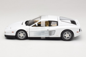 Ferrari Testarossa Bílý Miami Vice Hot Wheels 1:18 P9904 Kov – obrázek 3 z 6
