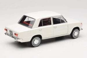 Fiat 124 Bílý IXO 1:18 18CMC205OP Kov – obrázek 3 z 8