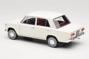 Fiat 124 Bílý IXO 1:18 18CMC205OP Kov – obrázek 7 z 8