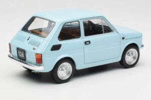 Fiat 126 Světle Modrý MCG 1:18 MCG18415 Kov – obrázek 2 z 6