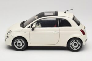 Fiat 500 Bílý Mondo Motors 1:18 500291 Kov – obrázek 4 z 8