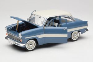 Ford Taunus 12M P2 Modrý Pruhy Revell 1:18 08880-M1 Kov – obrázek 2 z 8