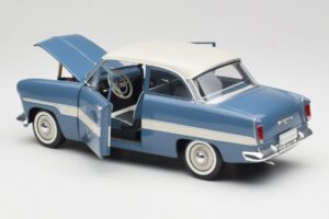 Ford Taunus 12M P2 Modrý Pruhy Revell 1:18 08880-M1 Kov – obrázek 5 z 8