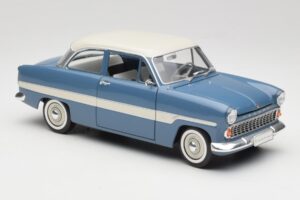 Ford Taunus 12M P2 Modrý Pruhy Revell 1:18 08880-M1 Kov – obrázek 6 z 8