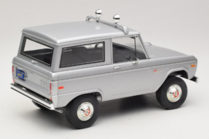 Ford Bronco Speed Movie GreenLight 1:18 19074 Kov – obrázek 3 z 7