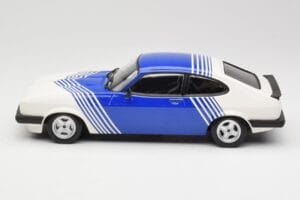 Ford Capri Mk2 3.0 Bílý s Modrými Pruhy Minichamps 1:18 155788600 Kov – obrázek 3 z 6