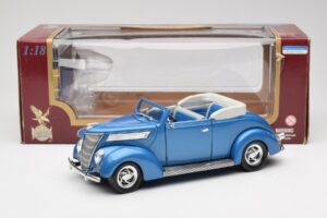 Ford Kabriolet Modrý Road Signature 1:18 92238 Kov – obrázek 8 z 8