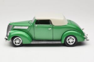 Ford Kabriolet Zelený Road Signature 1:18 92239 Kov – obrázek 4 z 8