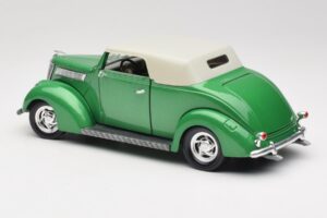 Ford Kabriolet Zelený Road Signature 1:18 92239 Kov – obrázek 7 z 8
