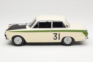 Ford Cortina Lotus #31 J. Ickx / G. Staepelaere Marathon de la Route 1966 MCG 1:18 MCG18436R Kov – obrázek 3 z 6