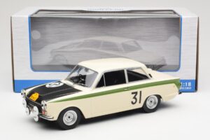 Ford Cortina Lotus #31 J. Ickx / G. Staepelaere Marathon de la Route 1966 MCG 1:18 MCG18436R Kov – obrázek 6 z 6
