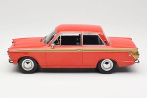 Ford Cortina Lotus Red & Gold Stripe MCG 1:18 MCG18532 Kov – obrázek 3 z 6