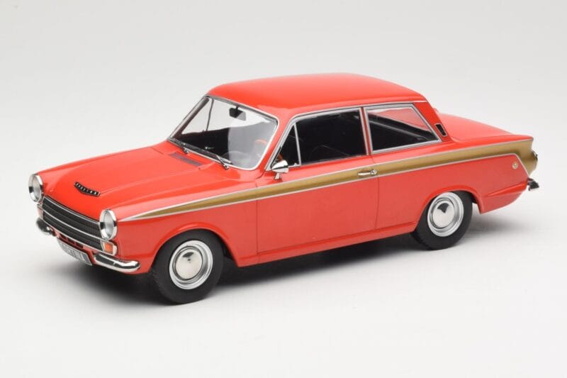Ford Cortina Lotus Red & Gold Stripe MCG 1:18 MCG18532 Kov