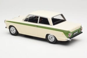 Ford Cortina Lotus White & Green Stripe MCG 1:18 MCG18434 Kov – obrázek 5 z 6