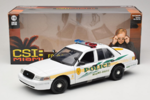 Ford Crown Victoria Police Interceptor CSI Miami GreenLight 1:18 13514 Kov – obrázek 6 z 6