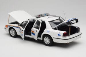 Ford Crown Victoria RCMP Police Car AUTOart 1:18 72706 Kov – obrázek 5 z 8