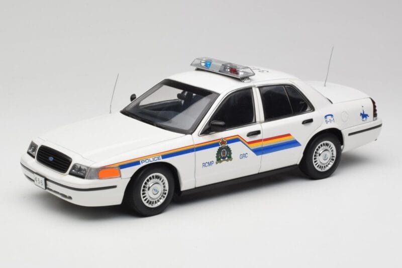 Ford Crown Victoria RCMP Police Car AUTOart 1:18 72706 Kov