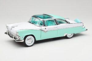 Ford Crown Victoria Seafoam Zelený & Bílý Road Legends 1:18 92138 Kov