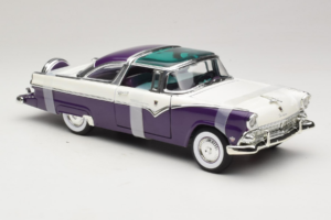 Ford Crown Victoria Bílý Fialový Road Signature 1:18 92138-P1 Kov – obrázek 4 z 6
