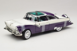 Ford Crown Victoria Bílý Fialový Road Signature 1:18 92138-P1 Kov