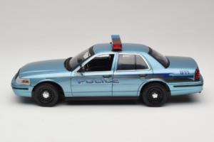 Ford Crown Victoria Police Cruiser Twilight Blue Greenlight 1:18 1643 Kov – obrázek 4 z 8