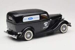 Ford Delivery Truck Ford Parts Černý Solido 1:18 8417 Kov – obrázek 2 z 8