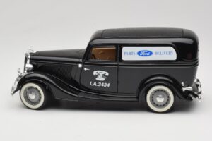 Ford Delivery Truck Ford Parts Černý Solido 1:18 8417 Kov – obrázek 4 z 8