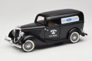 Ford Delivery Truck Ford Parts Černý Solido 1:18 8417 Kov