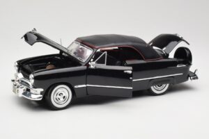 Ford Deluxe Kabriolet Černý Maisto 1:18 31681 Kov – obrázek 2 z 8
