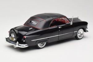 Ford Deluxe Kabriolet Černý Maisto 1:18 31681 Kov – obrázek 3 z 8