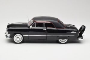 Ford Deluxe Kabriolet Černý Maisto 1:18 31681 Kov – obrázek 4 z 8
