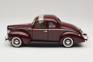 Ford Deluxe Coupe Tmavě Červený ERTL 1:18 7936 Kov – obrázek 4 z 7