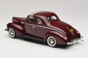 Ford Deluxe Coupe Tmavě Červený ERTL 1:18 7936 Kov – obrázek 6 z 7
