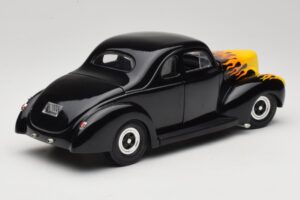 Ford Deluxe Hot Rod Černý Universal Hobbies 1:18 6002 Kov – obrázek 3 z 8