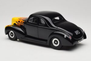 Ford Deluxe Hot Rod Černý Universal Hobbies 1:18 6002 Kov – obrázek 7 z 8