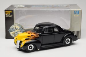 Ford Deluxe Hot Rod Černý Universal Hobbies 1:18 6002 Kov – obrázek 8 z 8