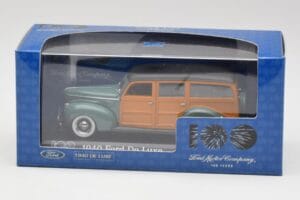 Ford Deluxe Woody Forest Zelený Minichamps 1:43 FORD20002 Kov – obrázek 4 z 4