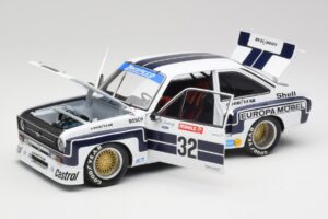 Ford Escort II RS1800 #32 K. Ludwig Nürburgring Winner 1976 Minichamps 1:18 100768432 Kov – obrázek 2 z 8