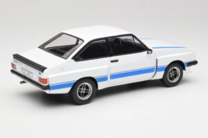 Ford Escort Mk2 RS 2000 X-Pack Diamond Bílý & Modrý Stripe MCG 1:18 MCG18350 Kov – obrázek 2 z 6