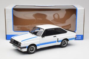 Ford Escort Mk2 RS 2000 X-Pack Diamond Bílý & Modrý Stripe MCG 1:18 MCG18350 Kov – obrázek 6 z 6
