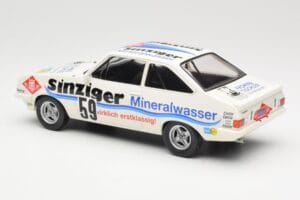Ford Escort Mk2 RS2000 #59 H. Heyer / A. Hahne / K. Ludwig 24 Hours Nürburgring 1982 MCG 1:18 MCG18438R Kov – obrázek 5 z 6