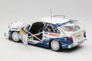 Ford Escort RS Cosworth Mobil 1 #6 F. Delecour / D. Grataloup Rally Monte Carlo Night Version Winner 1994 UT Models 1:18 3945 – obrázek 5 z 8
