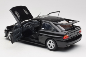 Ford Escort RS Cosworth Black Metallic Minichamps 1:18 150089020 Kov – obrázek 5 z 8