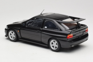 Ford Escort RS Cosworth Black Metallic Minichamps 1:18 150089020 Kov – obrázek 7 z 8