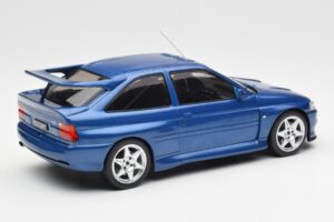 Ford Escort RS Cosworth Modrý IXO 1:18 18CMC180 Kov – obrázek 2 z 6